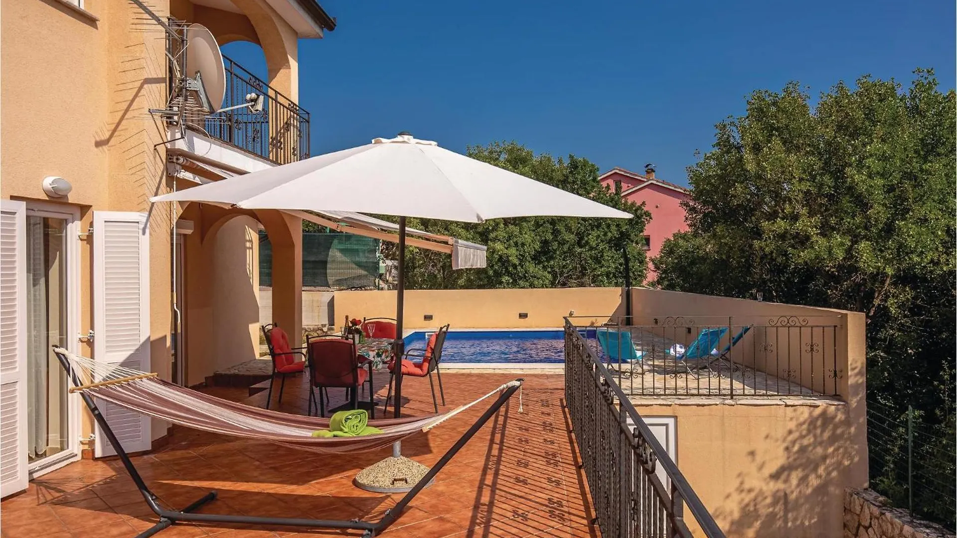 別荘 Awesome Home In Smrika With Outdoor Swimming Pool